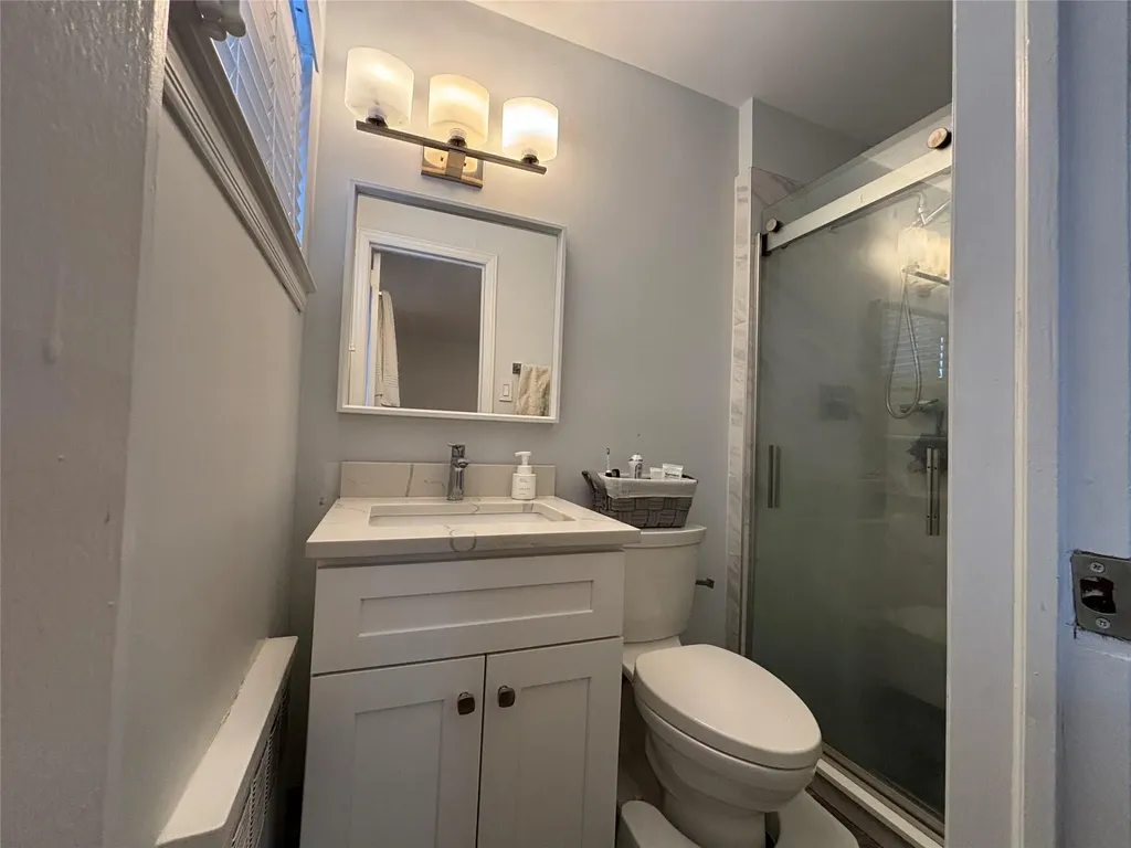 6 Eldridge Place Glen Cove NY 11542