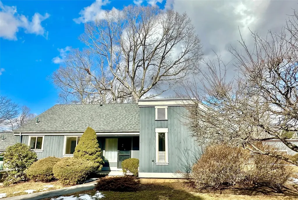 97 Heritage Hills Somers NY 10589