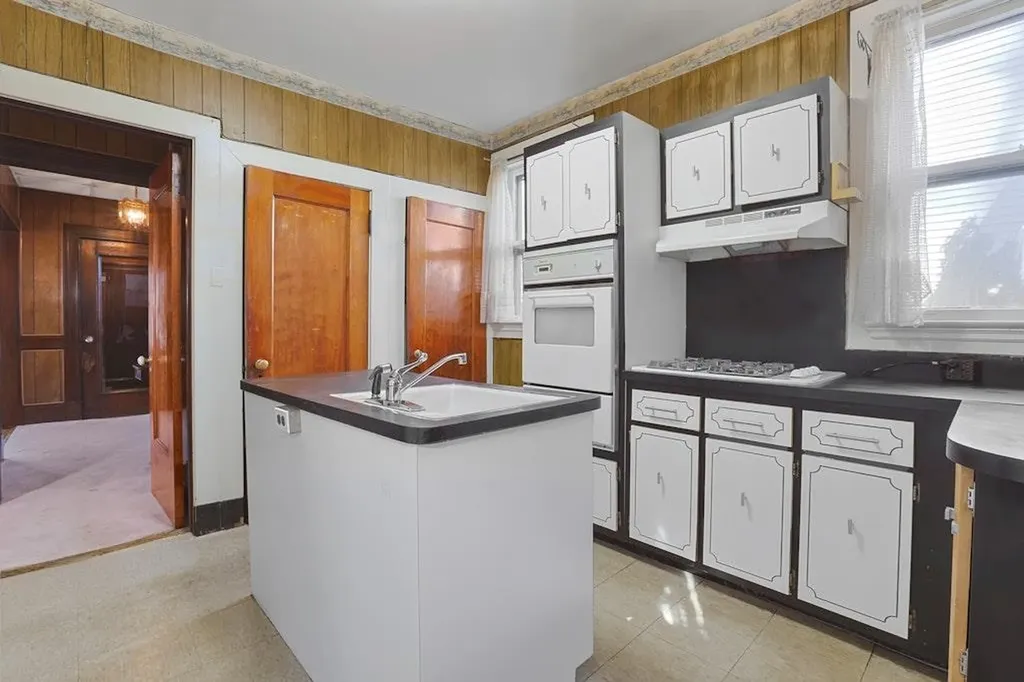 748 Warburton Avenue Yonkers NY 10701