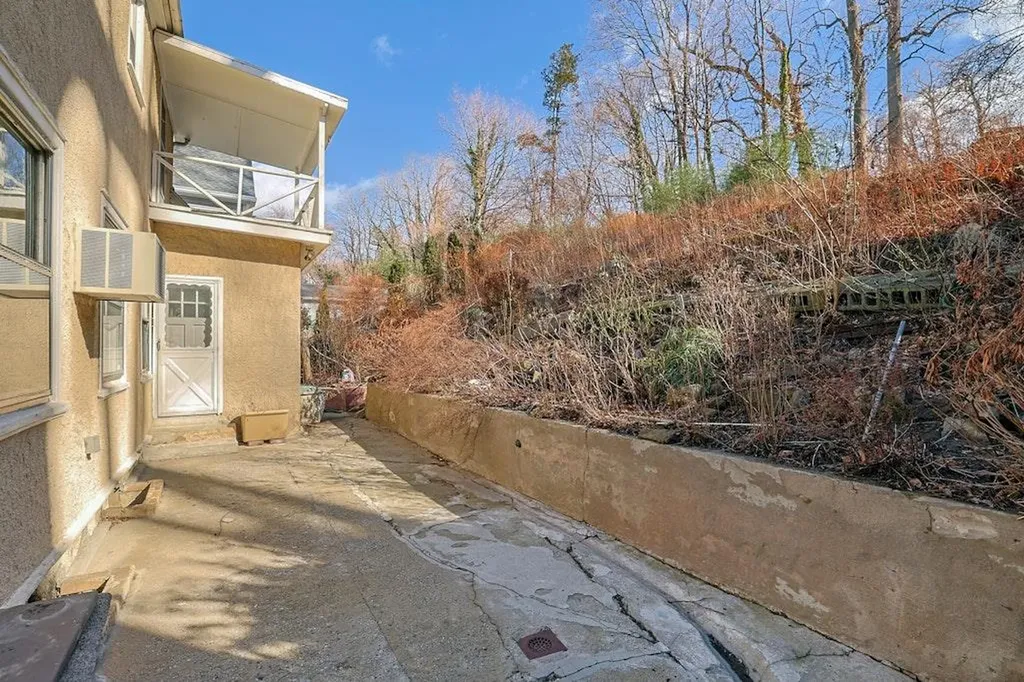 748 Warburton Avenue Yonkers NY 10701