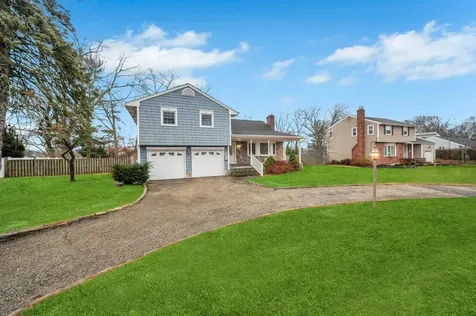 60 Higgins Street North Babylon NY 11703