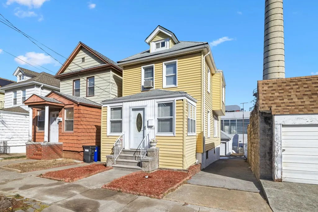 1562 Hering Avenue Bronx NY 10461