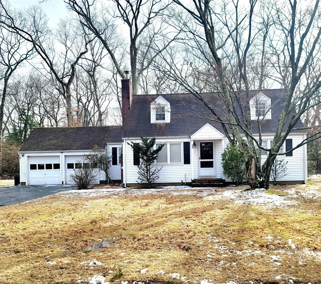 384 Oxhead Road Brookhaven NY 11790