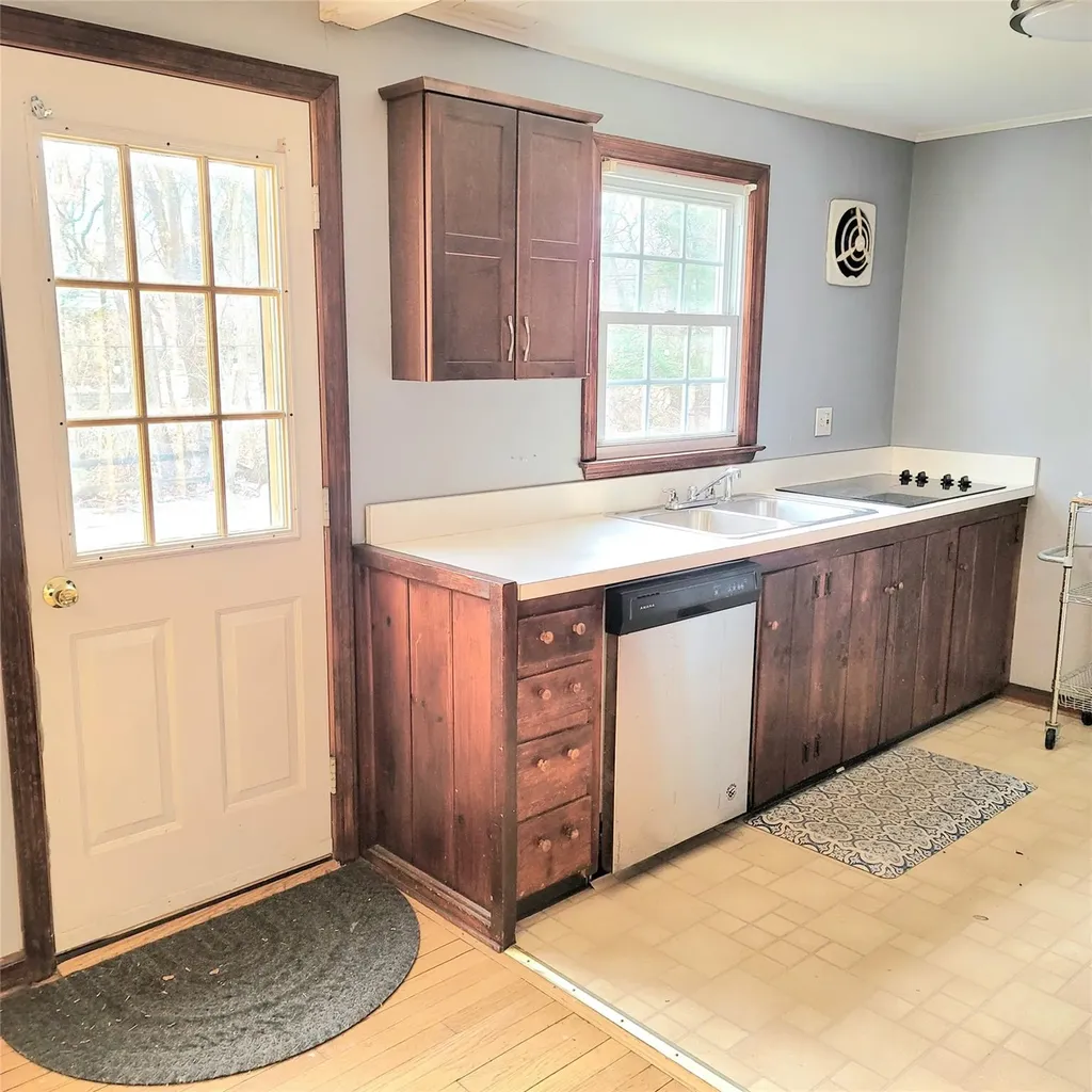 384 Oxhead Road Stony Brook NY 11790