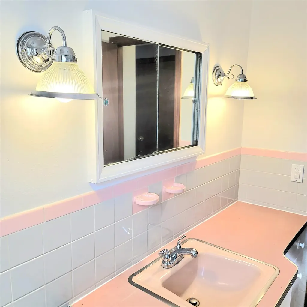 384 Oxhead Road Stony Brook NY 11790