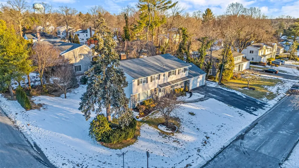 162 Reni Road Manhasset NY 11030