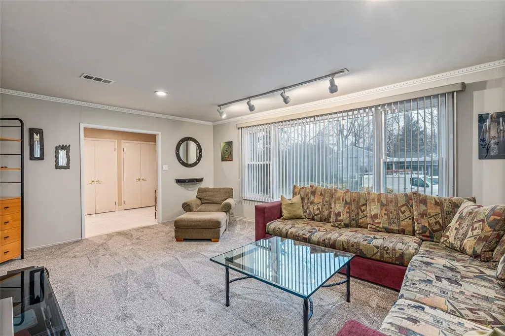 162 Reni Road Manhasset NY 11030