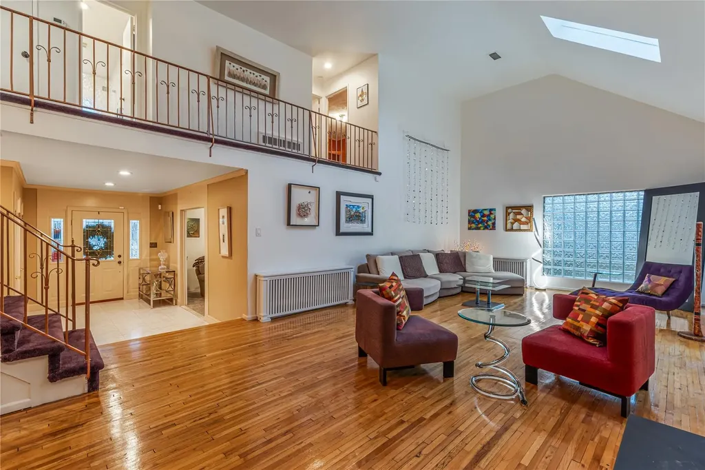 162 Reni Road Manhasset NY 11030