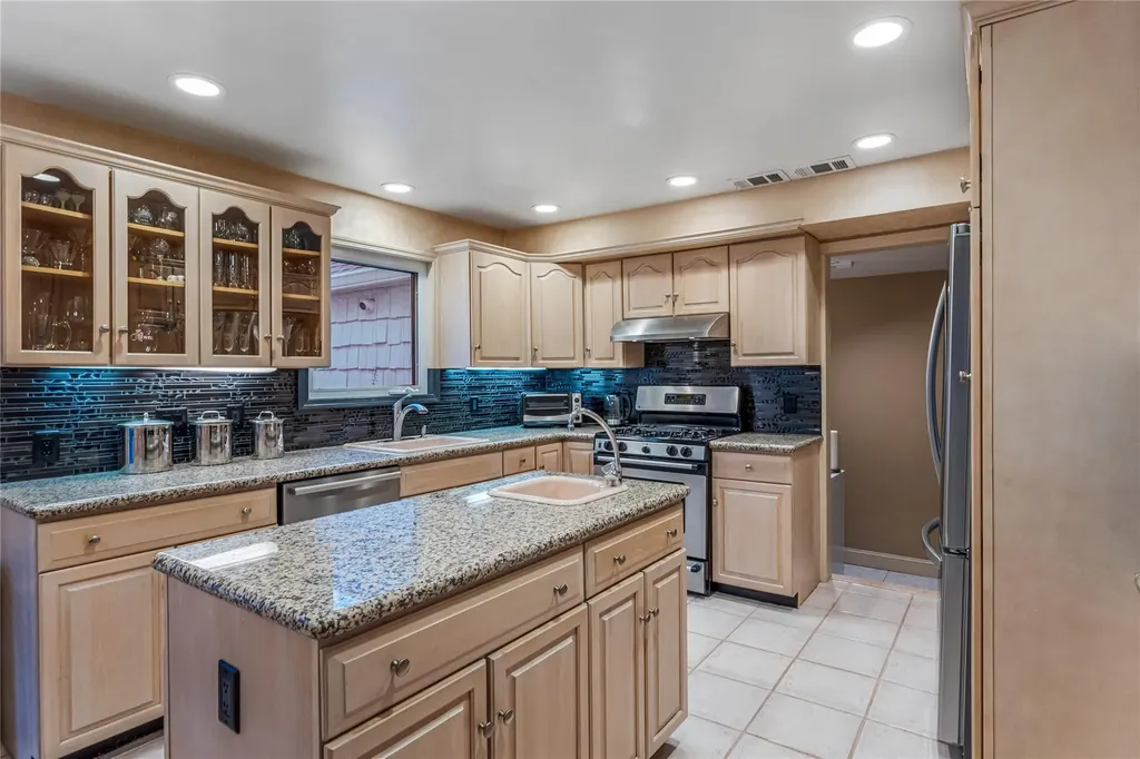 162 Reni Road Manhasset NY 11030