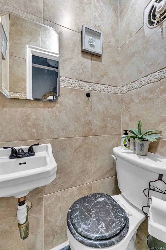 4059 Paulding Avenue Bronx NY 10466