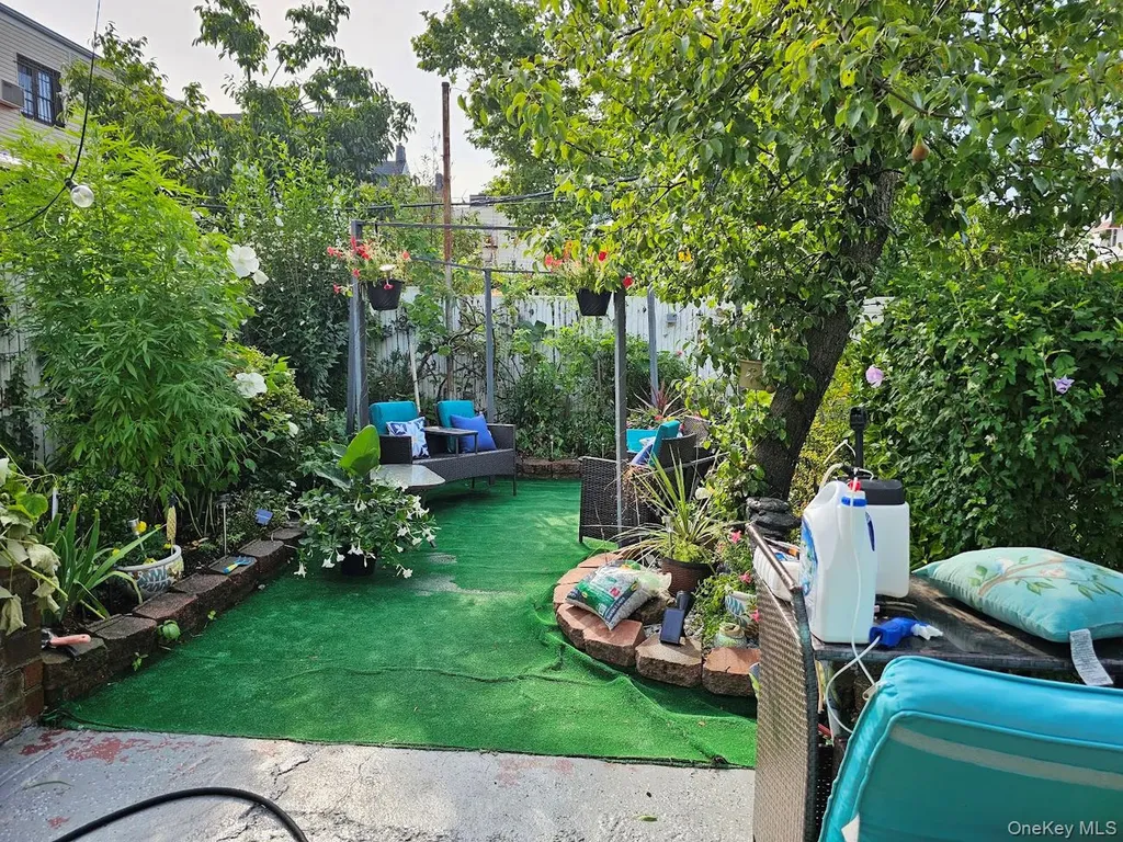 4059 Paulding Avenue Bronx NY 10466