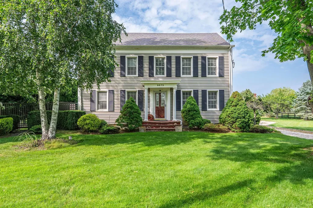 9875 Main Bayview Road Southold NY 11971