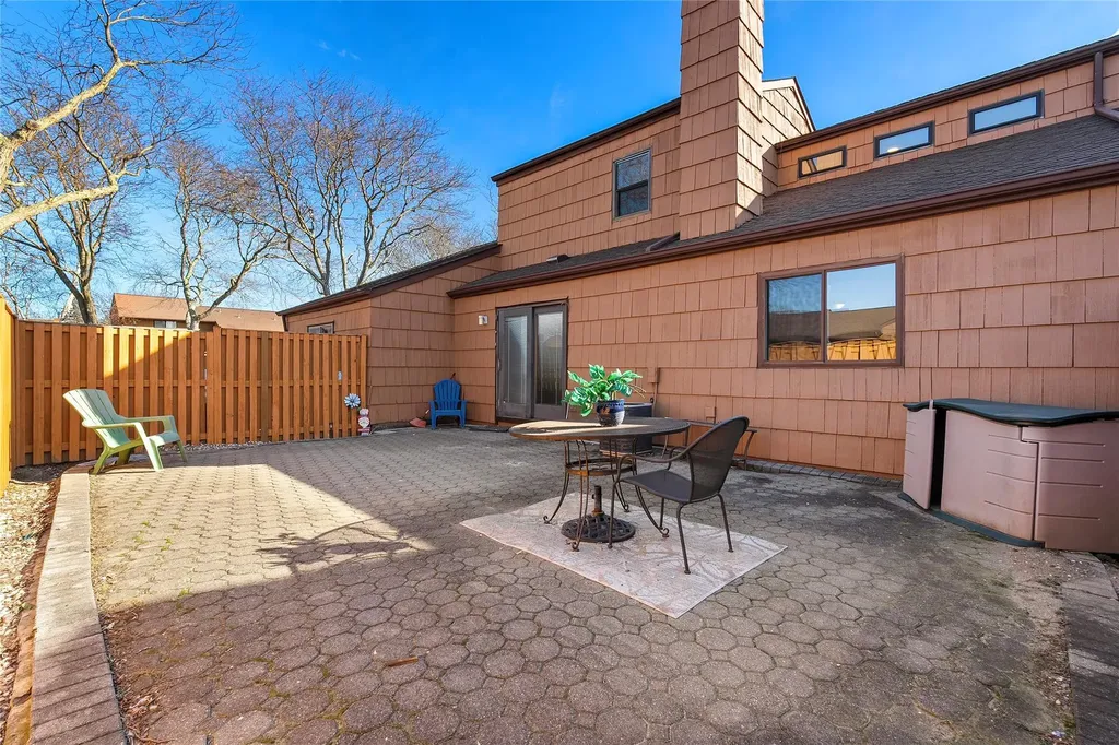 92 Scarlett Drive Commack NY 11725