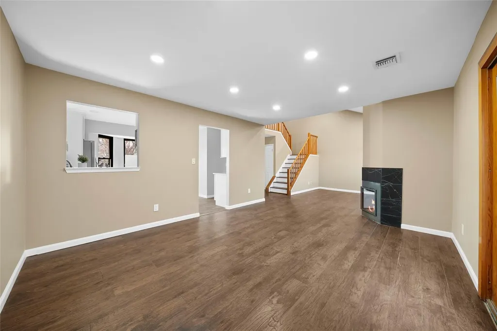 92 Scarlett Drive Commack NY 11725
