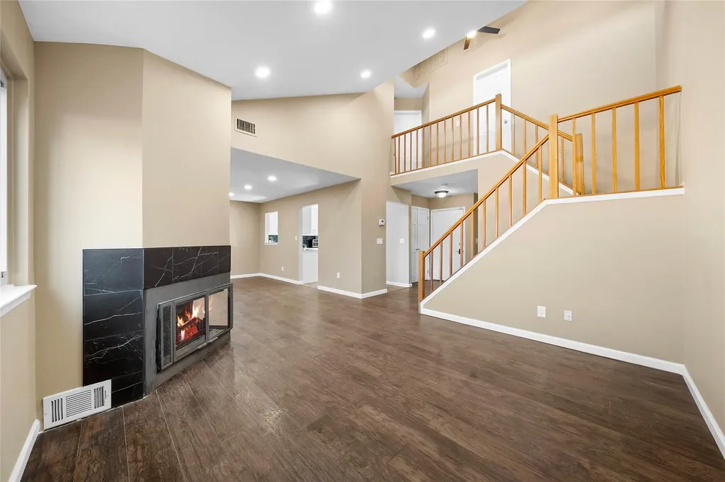 92 Scarlett Drive Commack NY 11725