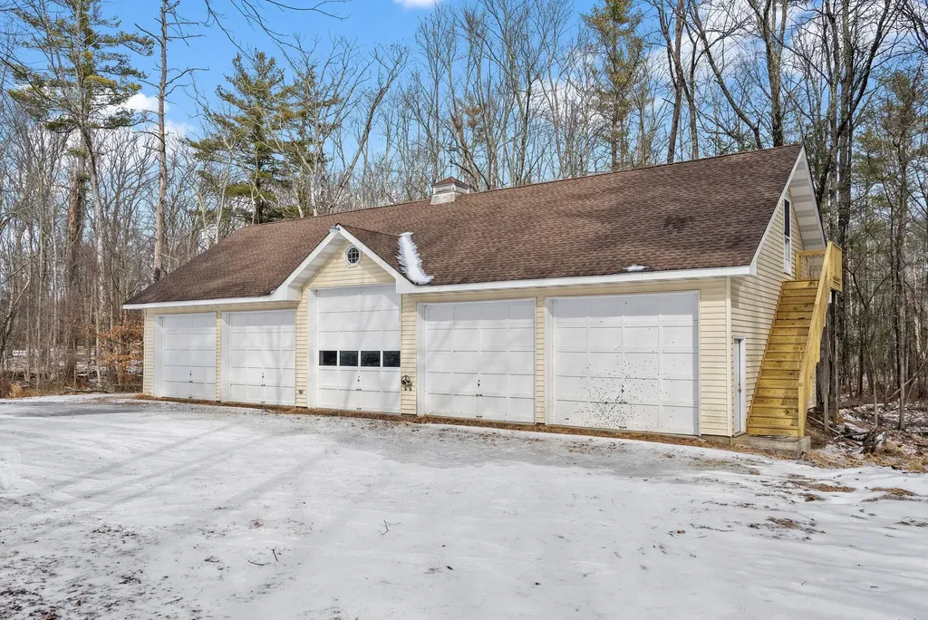 6 M And M Road Middletown NY 10940