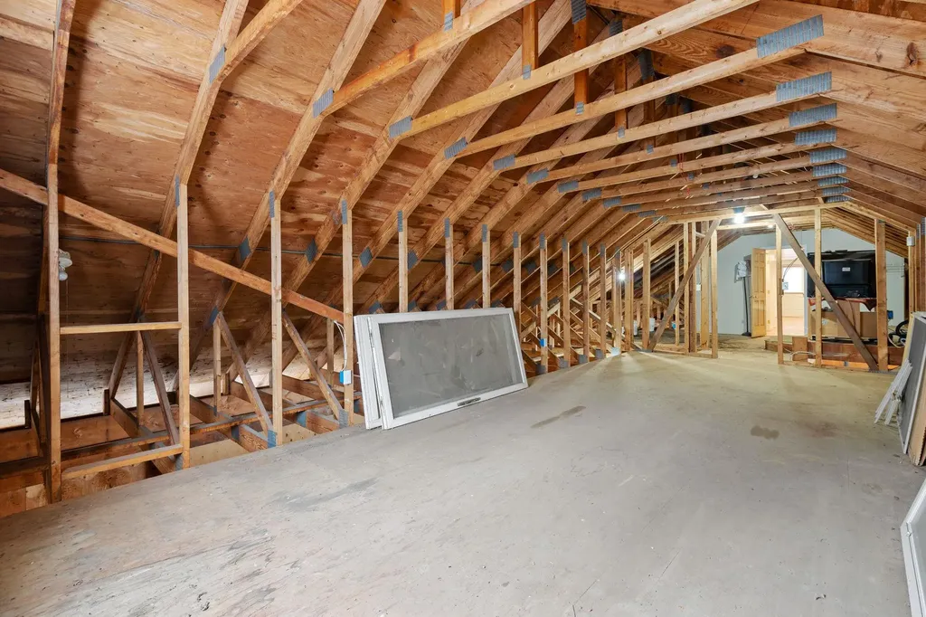 6 M And M Road Middletown NY 10940
