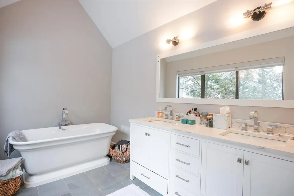 23 Harrows Lane Purchase NY 10577