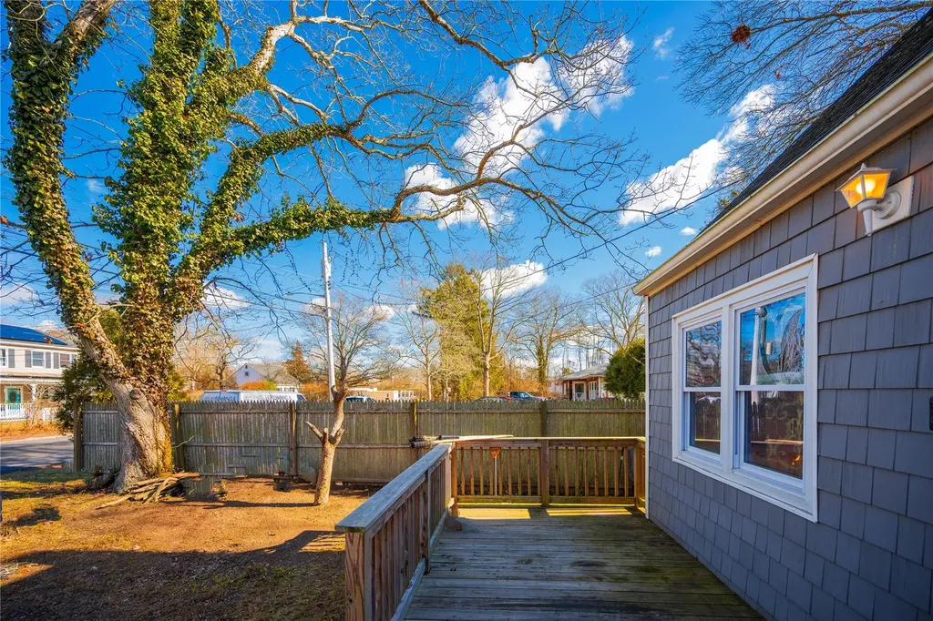 98 Manor Drive Shirley NY 11967