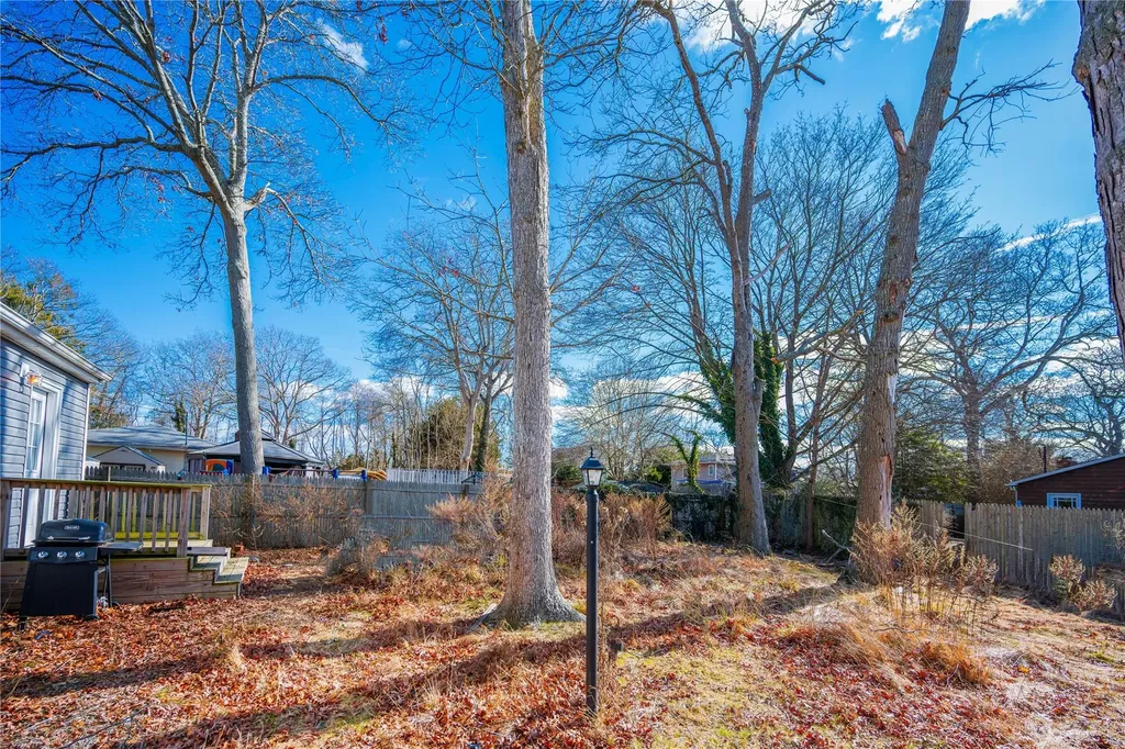 98 Manor Drive Shirley NY 11967
