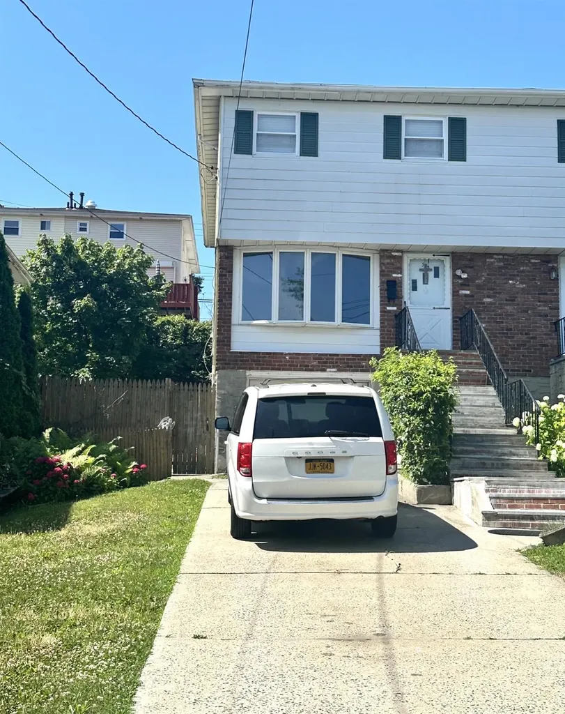 53 Valerie Drive Yonkers NY 10703
