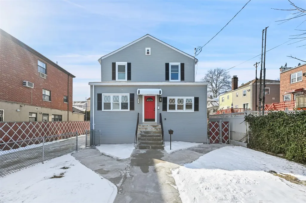 743 Hollywood Avenue Bronx NY 10465