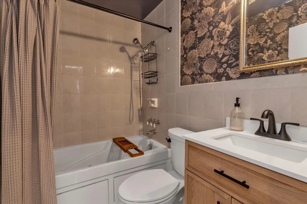 114 North Road Babylon NY 11702