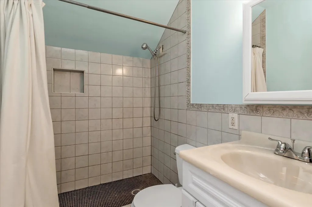 114 North Road Babylon NY 11702