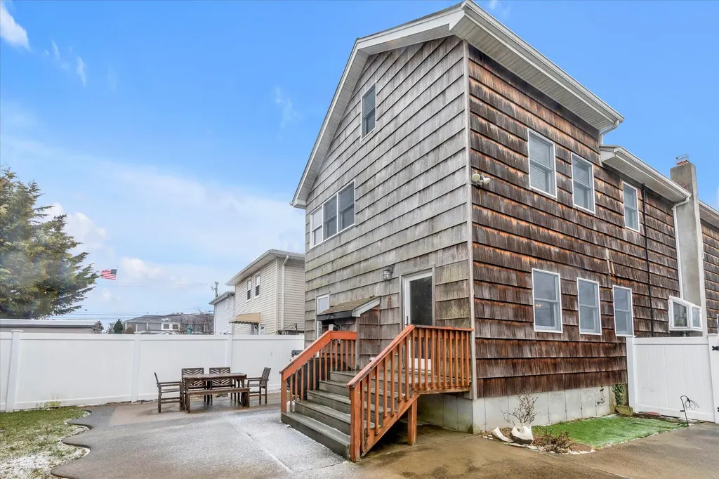114 North Road Babylon NY 11702