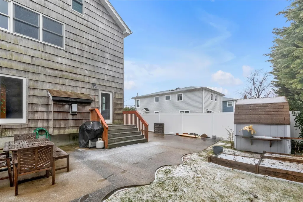 114 North Road Babylon NY 11702