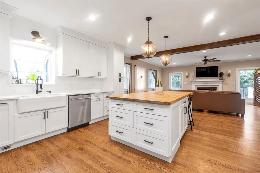114 North Road Babylon NY 11702