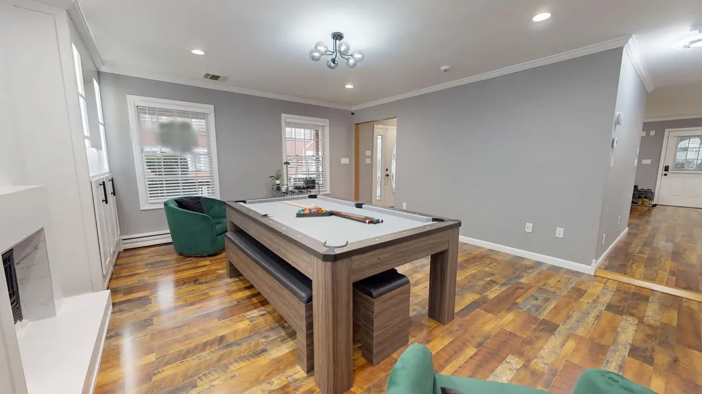 616 Pecan Street Lindenhurst NY 11757