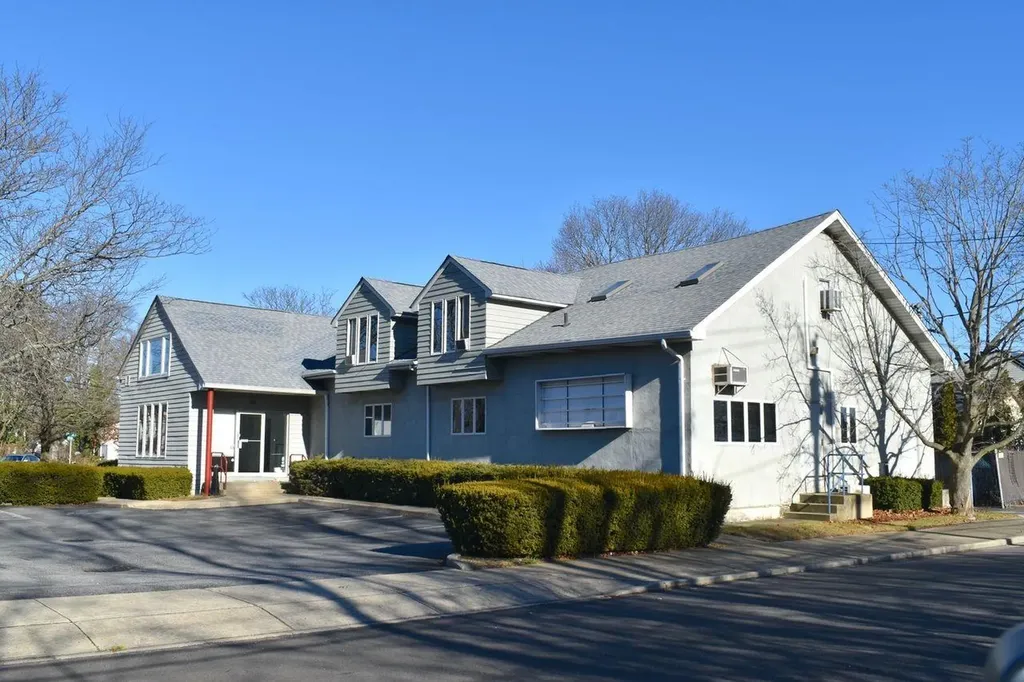 620 6th Street West Babylon NY 11704