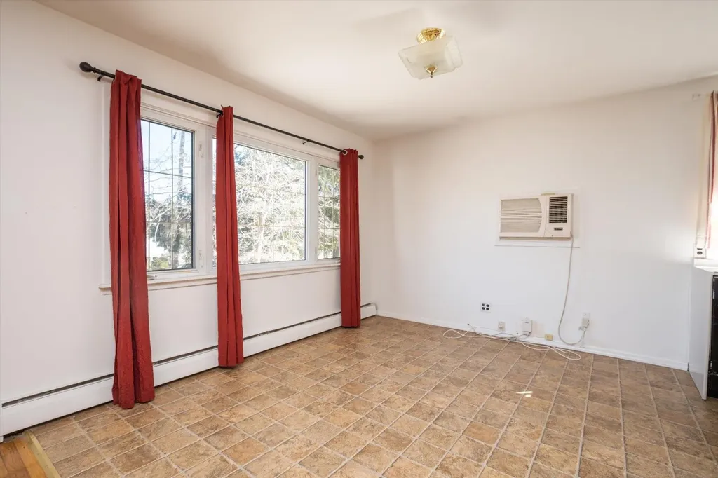 597 Old Bethpage Road Old Bethpage NY 11804