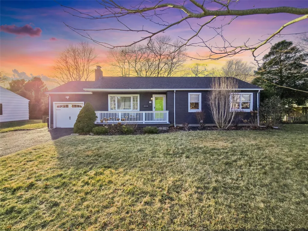 18 Gen Mclean Drive Brookhaven NY 11713