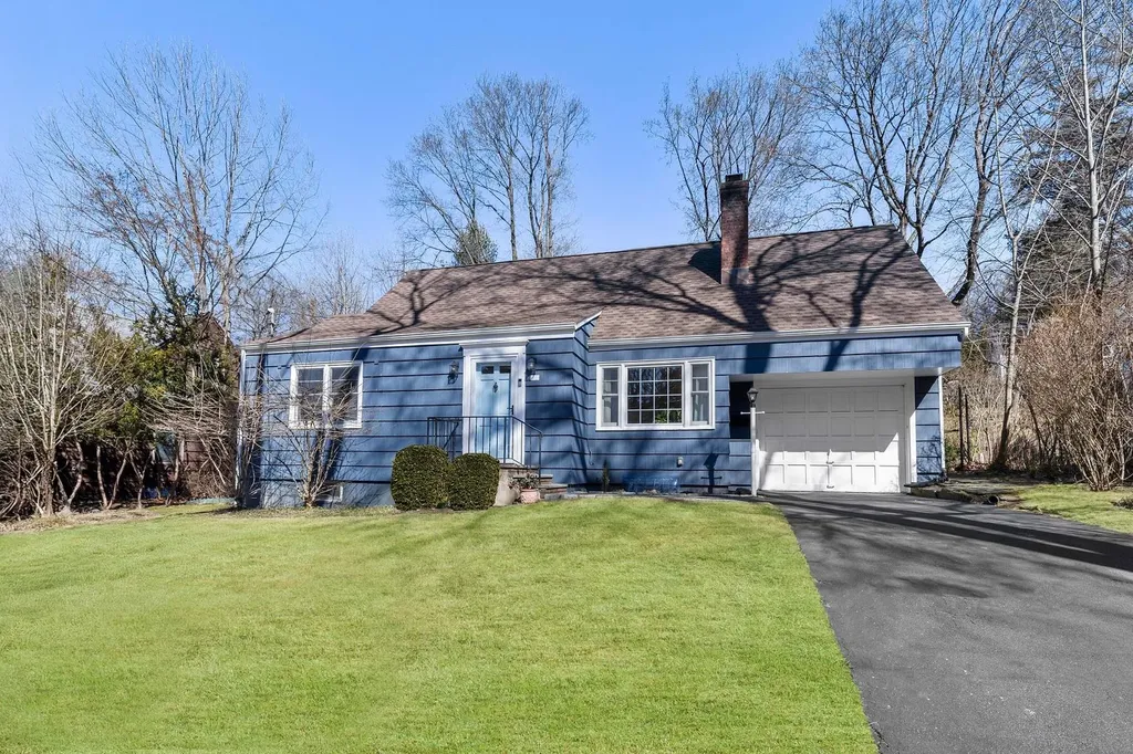 121 Walgrove Avenue Dobbs Ferry NY 10522