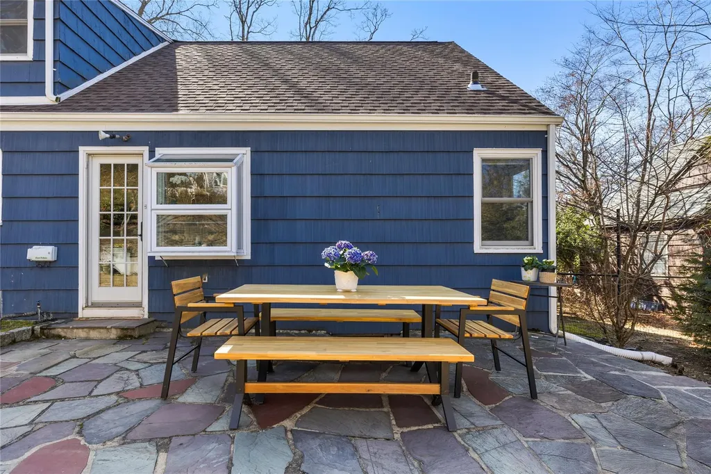 121 Walgrove Avenue Dobbs Ferry NY 10522