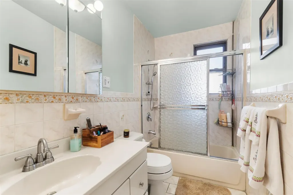 408 E 240th Street Bronx NY 10470
