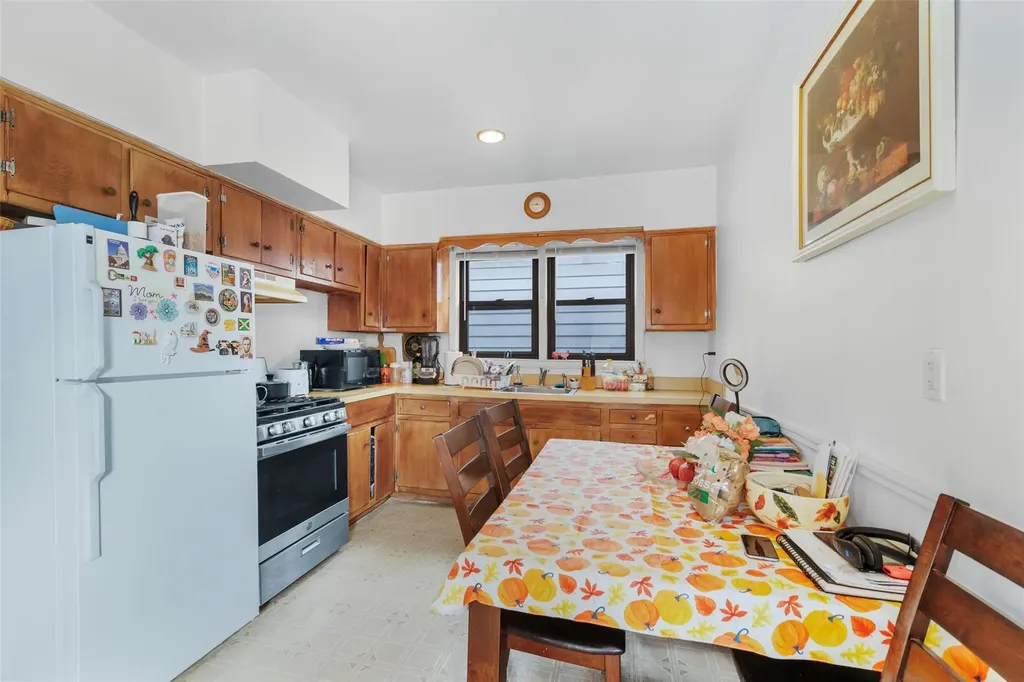 408 E 240th Street Bronx NY 10470