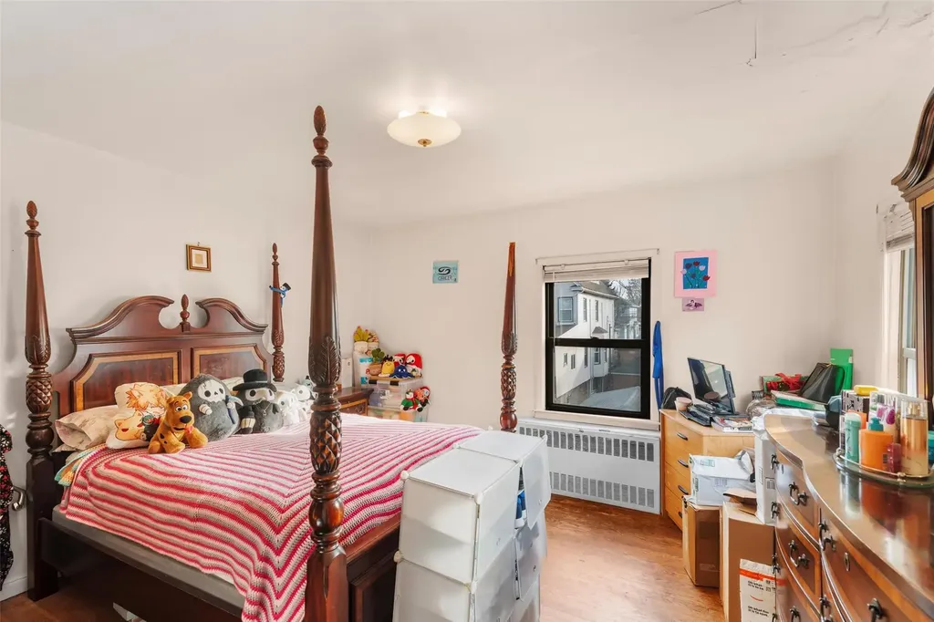 408 E 240th Street Bronx NY 10470