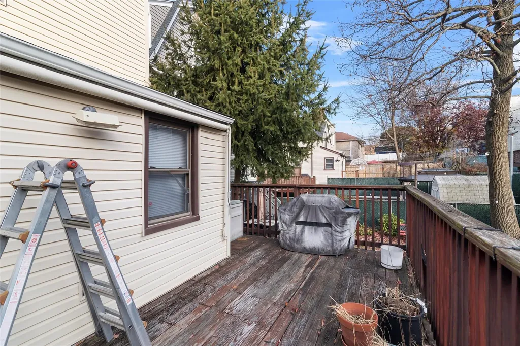 408 E 240th Street Bronx NY 10470