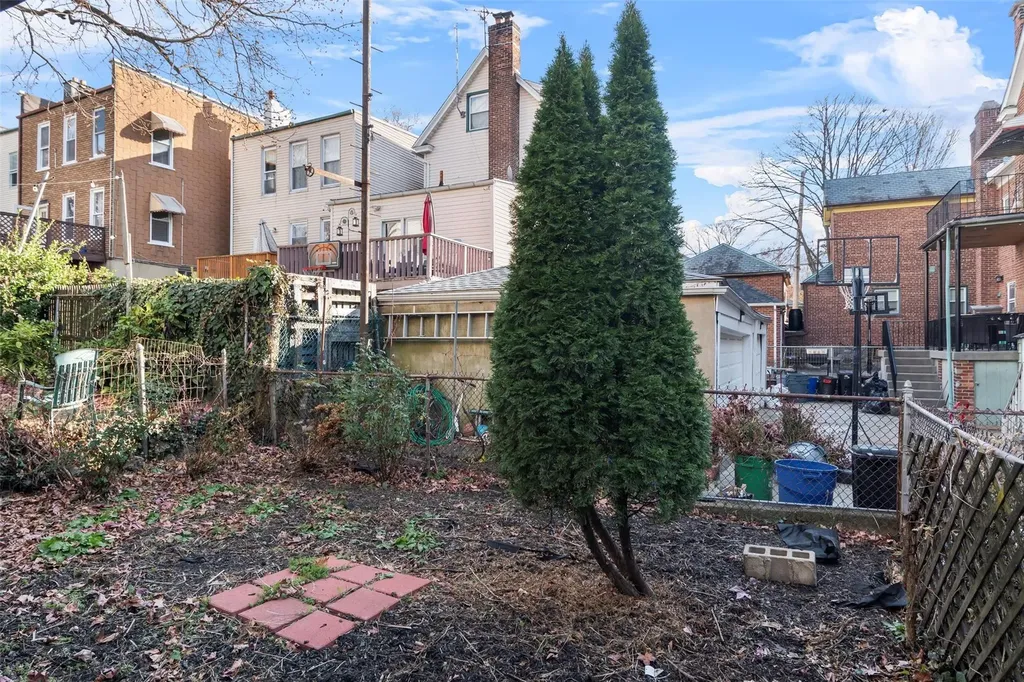 408 E 240th Street Bronx NY 10470