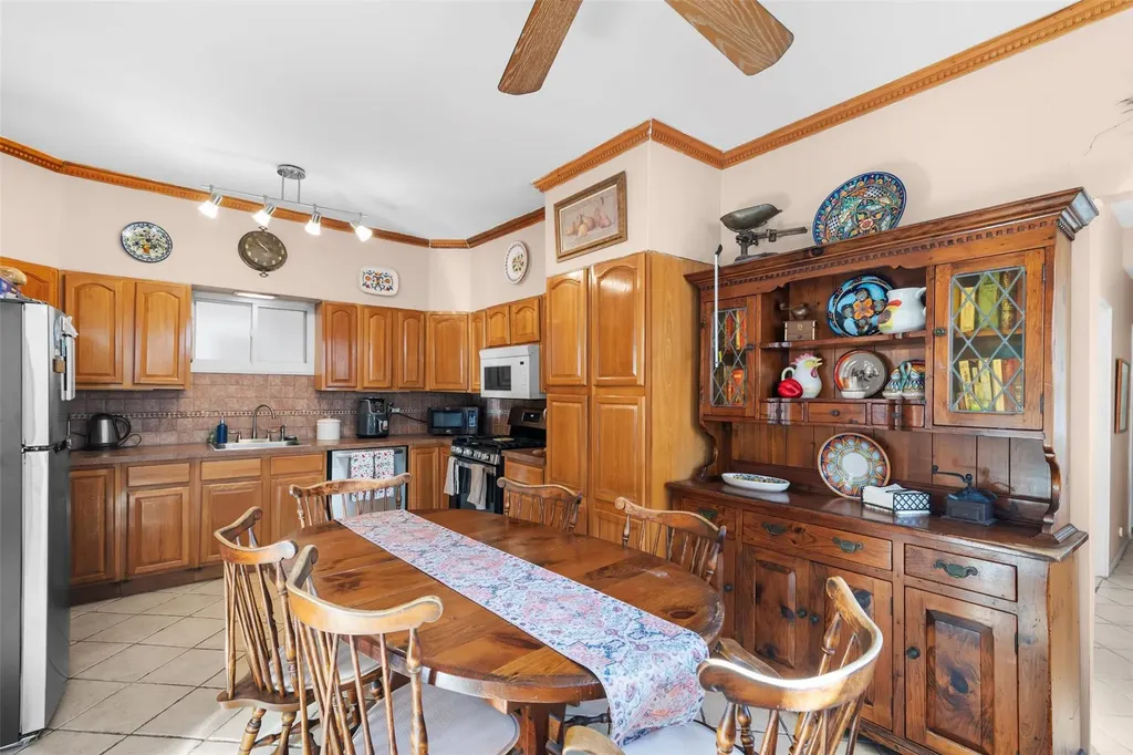 408 E 240th Street Bronx NY 10470