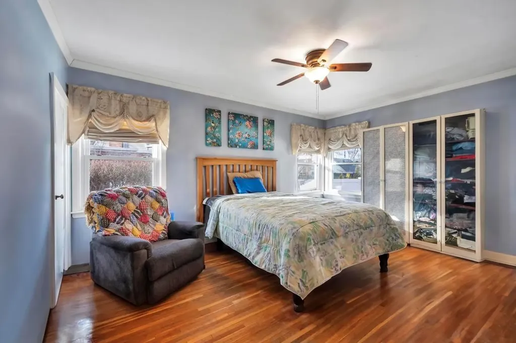 31 Meadowbrook Lane Valley Stream NY 11580