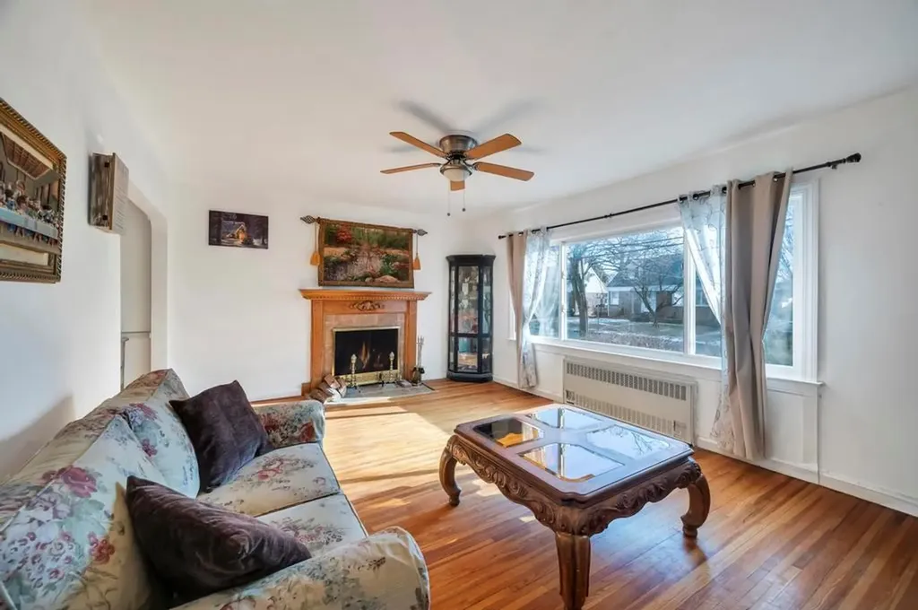 31 Meadowbrook Lane Valley Stream NY 11580
