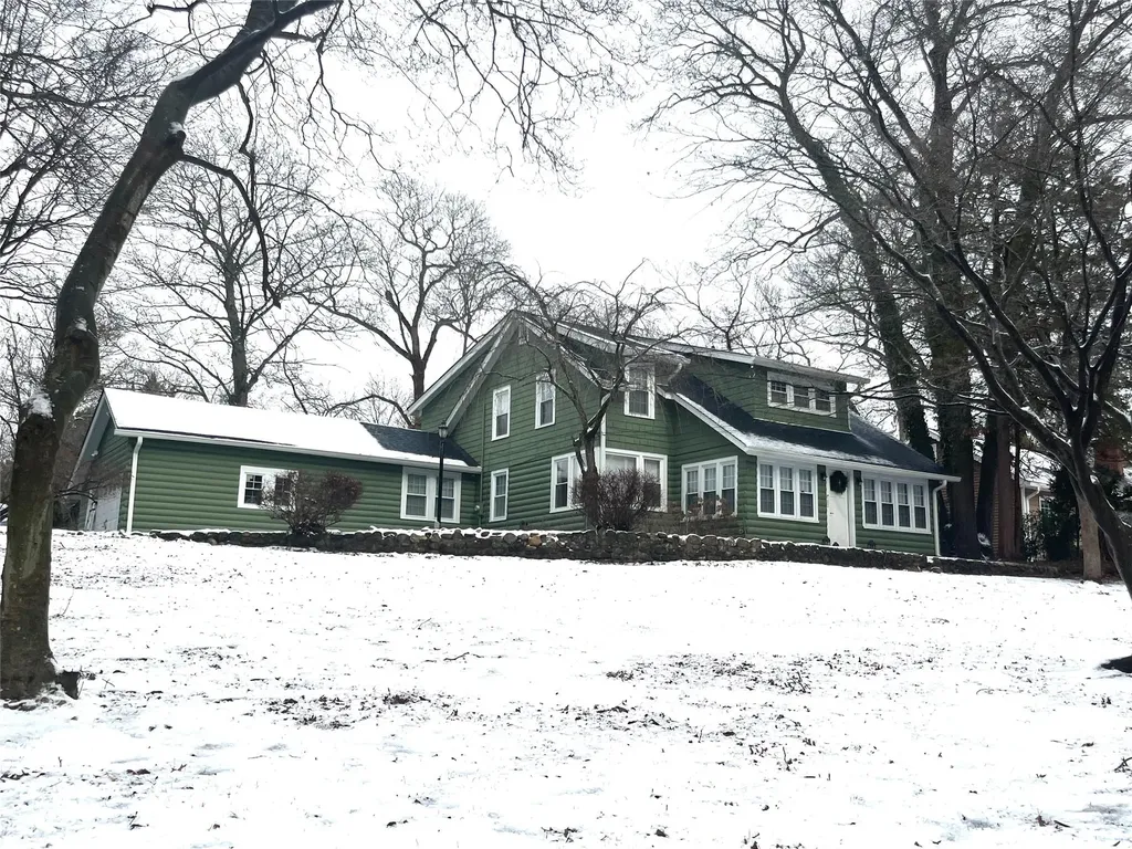 5 Beverly Drive Miller Place NY 11764