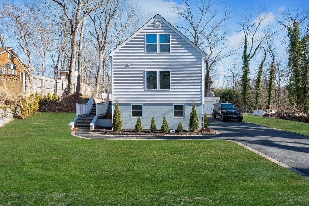 43 Hewlett Drive Brookhaven NY 11789