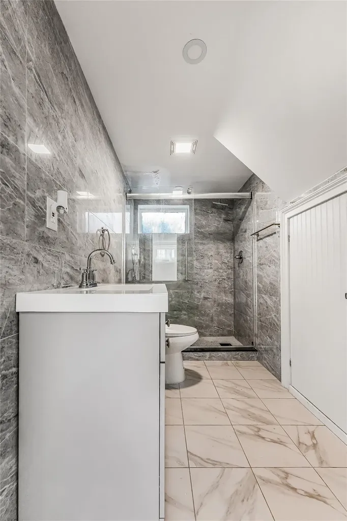73 Liberty Boulevard Valley Stream NY 11580