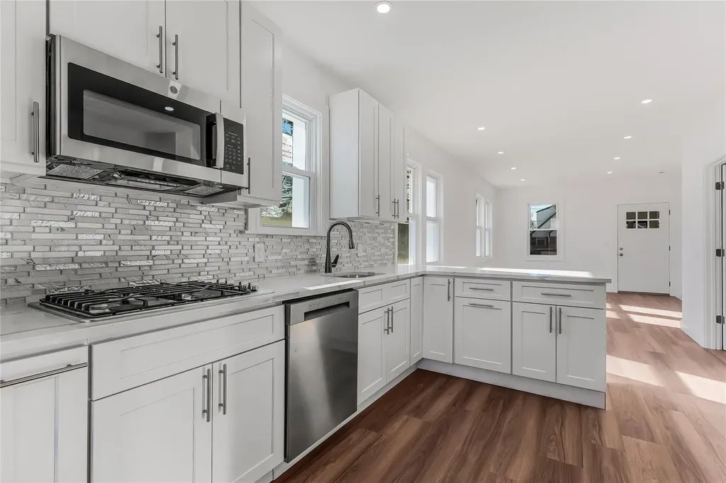 73 Liberty Boulevard Valley Stream NY 11580