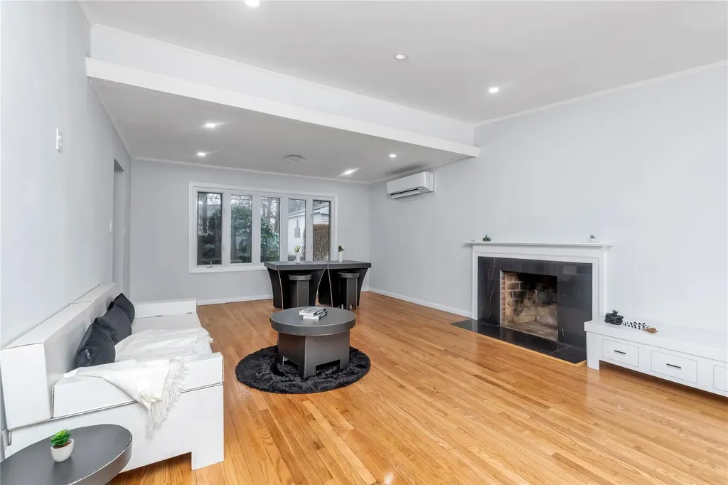 55 Harriman Avenue Hempstead NY 11550